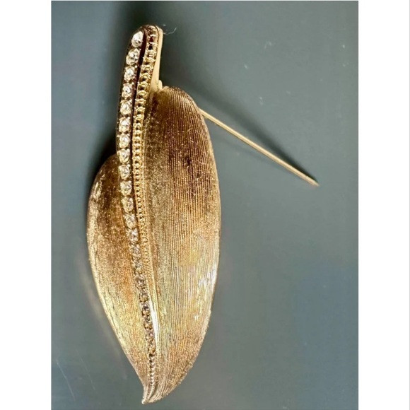 Christian Dior vintage rhinestone encrusted leaf brooch from the 80s - Picture 4 of 8